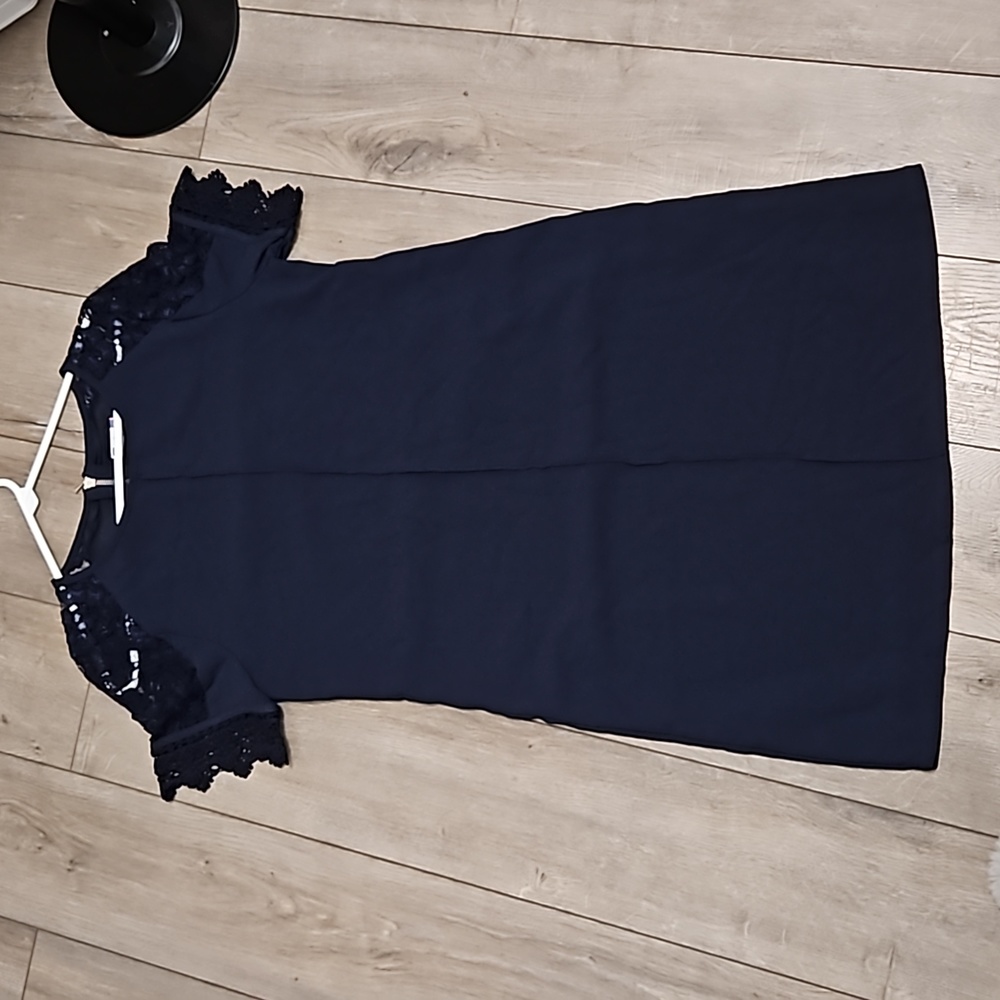 Kut From Cloth Navy with lace on shoulders and sleeves.